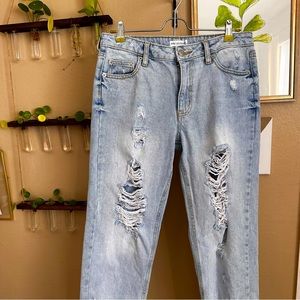 AVEC LES FILLES Jeans with Rips